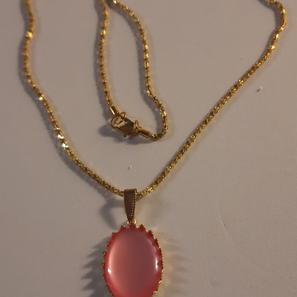 Brand New Handmade Gold Plated Chain & Pink Color Charm Neckless